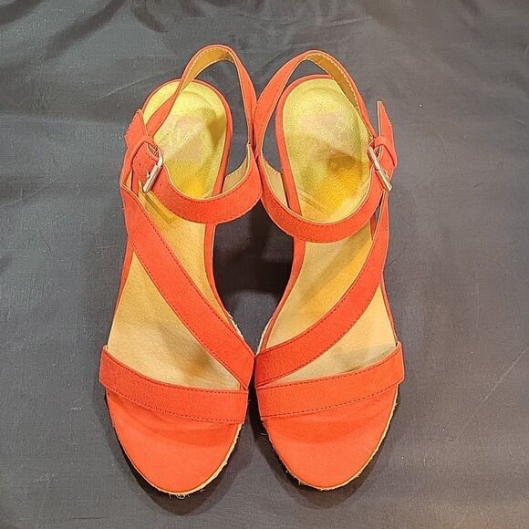 BRAND NEW DVBY DOLCE VITA MULTI-STRAP WEDGE STYLE OPEN TOE SANDAL - Picture 3 of 16